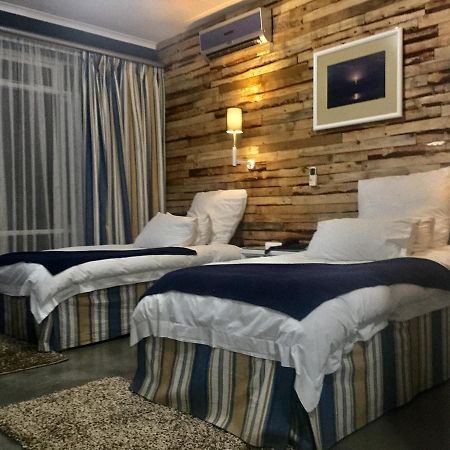Casa Mia Hotel Уолфиш-Бей Экстерьер фото