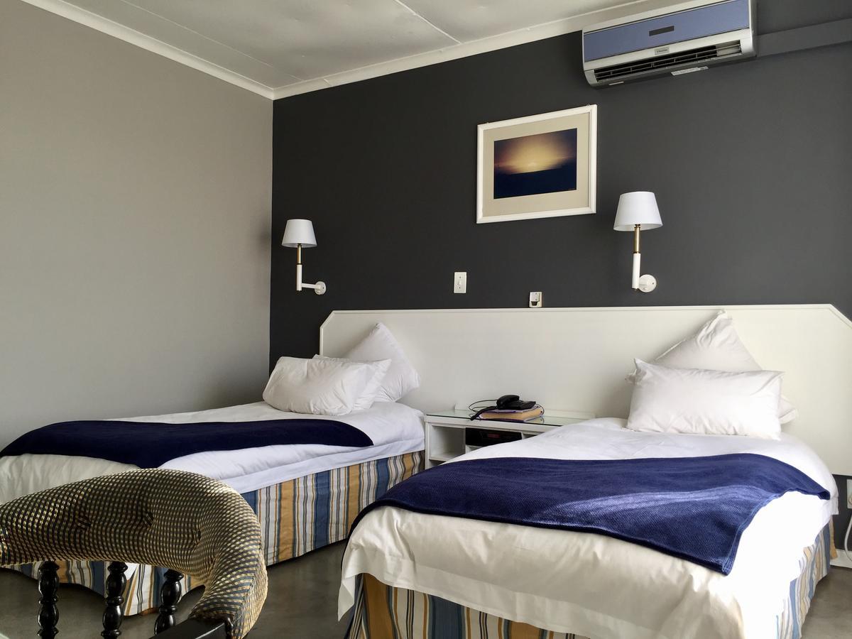 Casa Mia Hotel Уолфиш-Бей Экстерьер фото