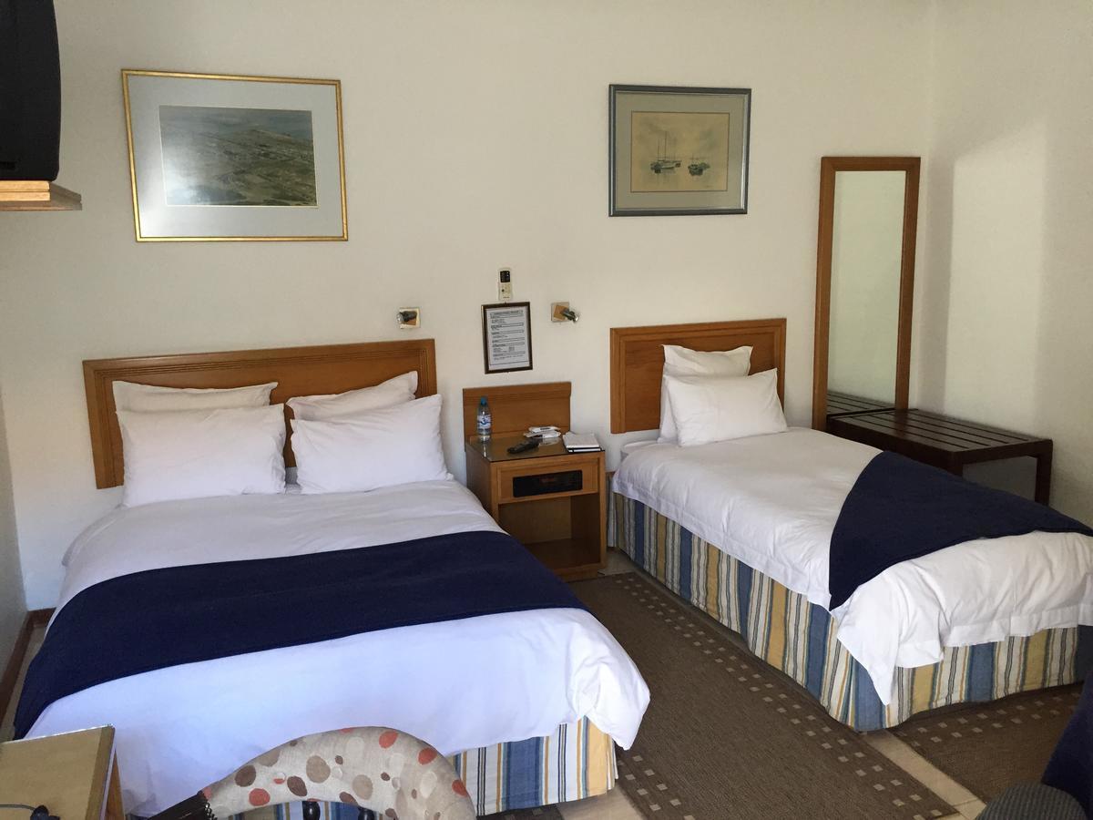 Casa Mia Hotel Уолфиш-Бей Экстерьер фото