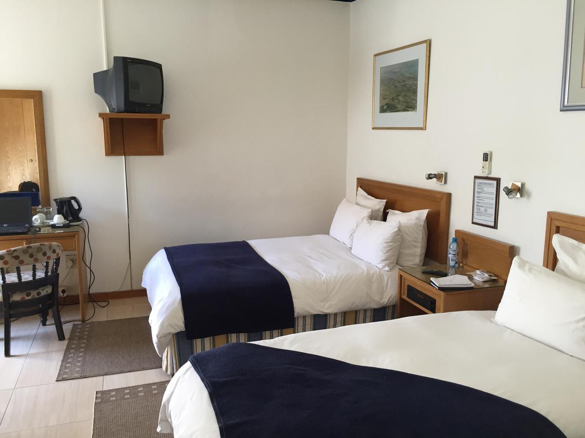 Casa Mia Hotel Уолфиш-Бей Экстерьер фото