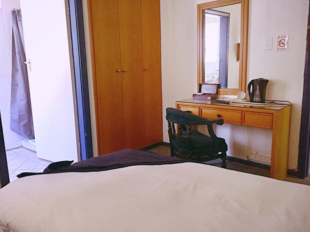 Casa Mia Hotel Уолфиш-Бей Экстерьер фото