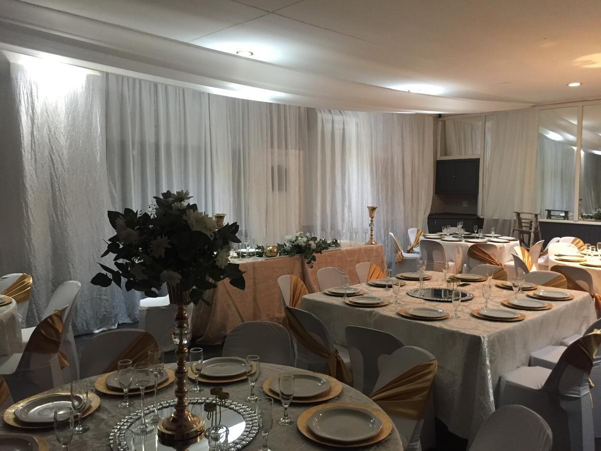 Casa Mia Hotel Уолфиш-Бей Экстерьер фото