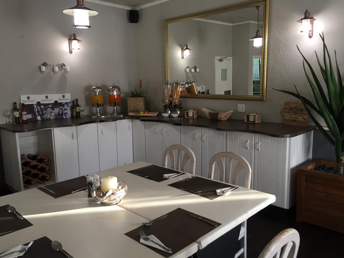 Casa Mia Hotel Уолфиш-Бей Экстерьер фото