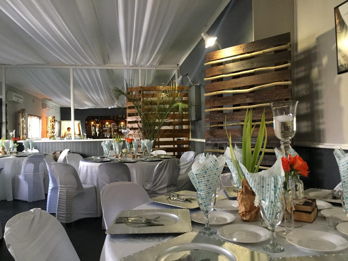 Casa Mia Hotel Уолфиш-Бей Экстерьер фото